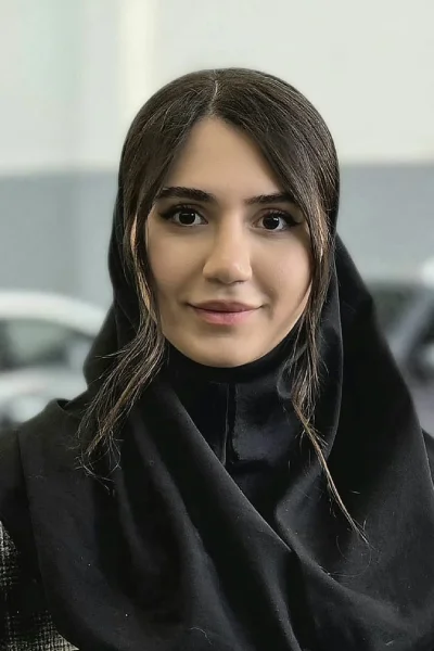 نگین نادی کارشناس مالی